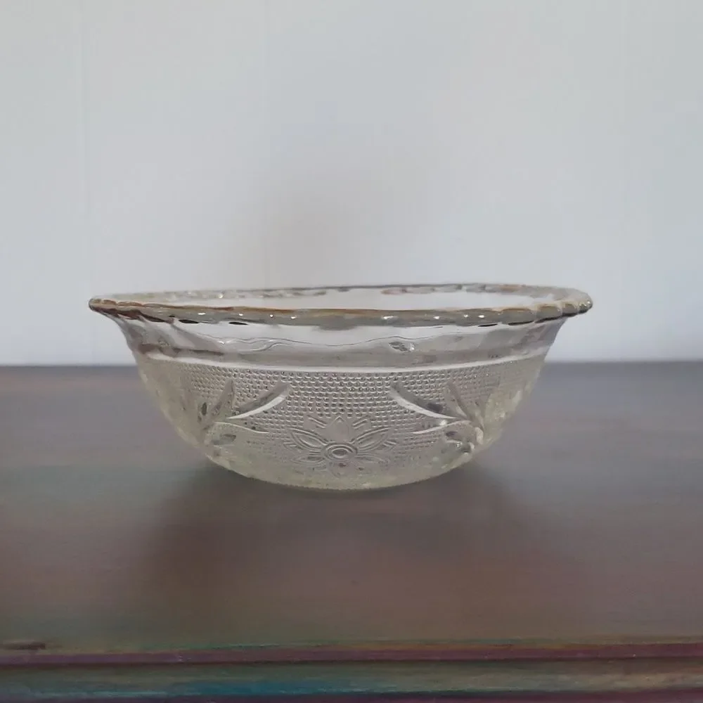 Vintage Indiana Glass Crystal Sandwich Bowl Oval 8.5